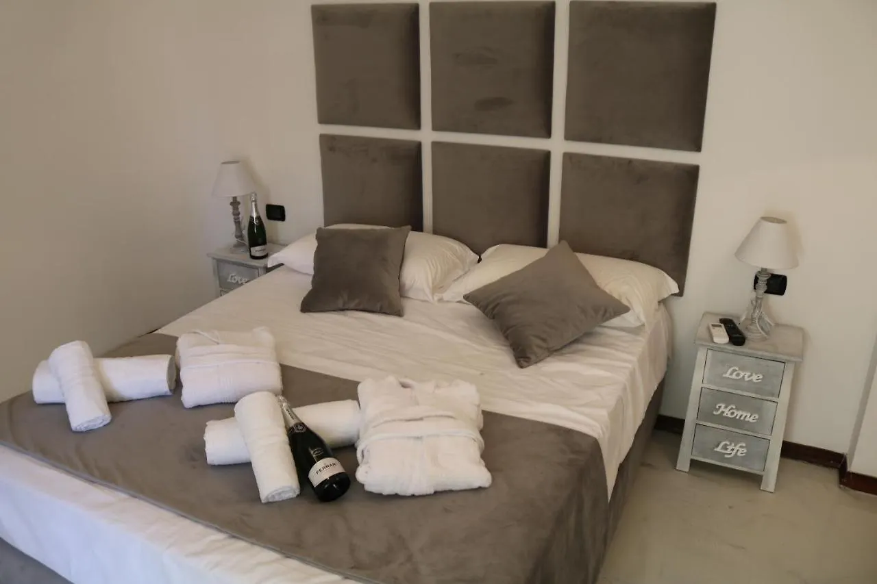 Neapolis City Life Neapol